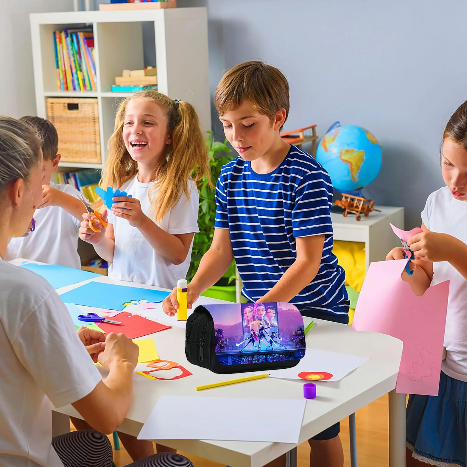 Merch de K-p-o-p De-mo-n Hu-nt-r estuche para niñas y adolescentes, Estuche para lápices de gran capacidad y tres compartimentos, Estudiantes, Escuela, Oficina, Caja de almacenamiento de maquillaje